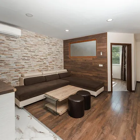 Dias ساندانسكي