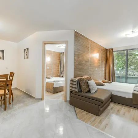 Dias ساندانسكي