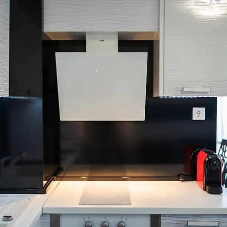 Dias *