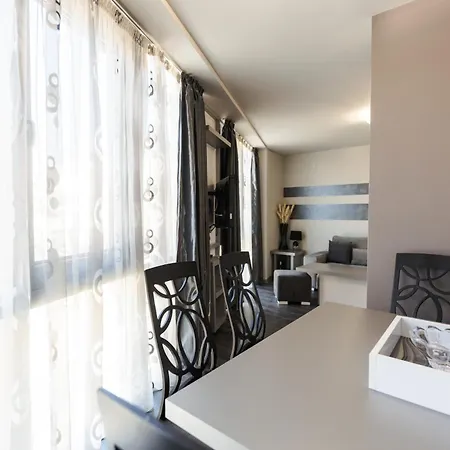 Dias شقة فندقية 4*